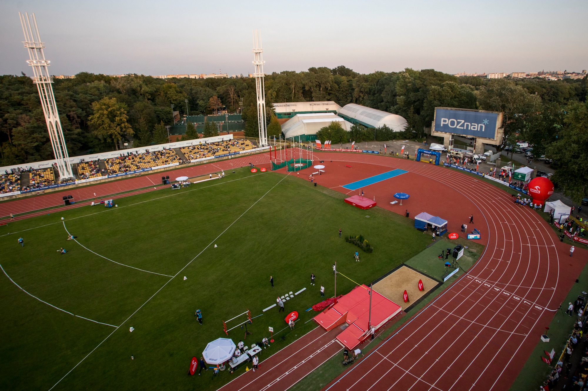 Stadion Lekkoatletyczny Golęcin - stadion z lotu ptaka (fot. Adam Ciereszko)