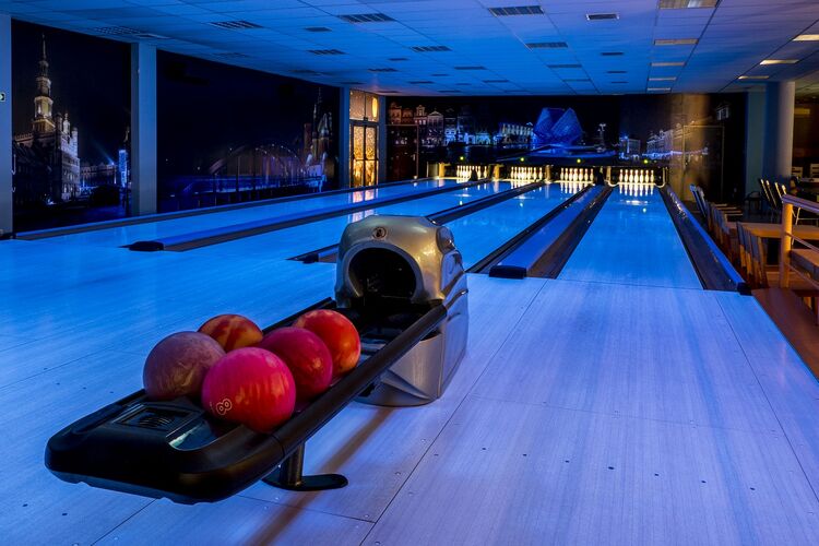 Bowling Rataje - tor i kule bowlingowe