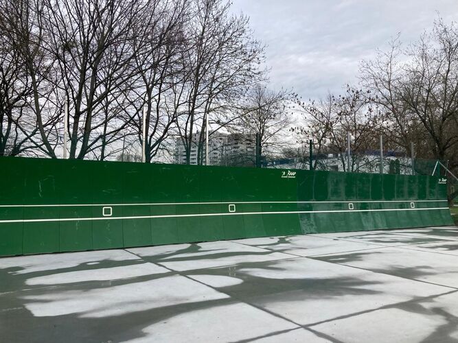 Ścianka do gry w tenisa na Ratajach
