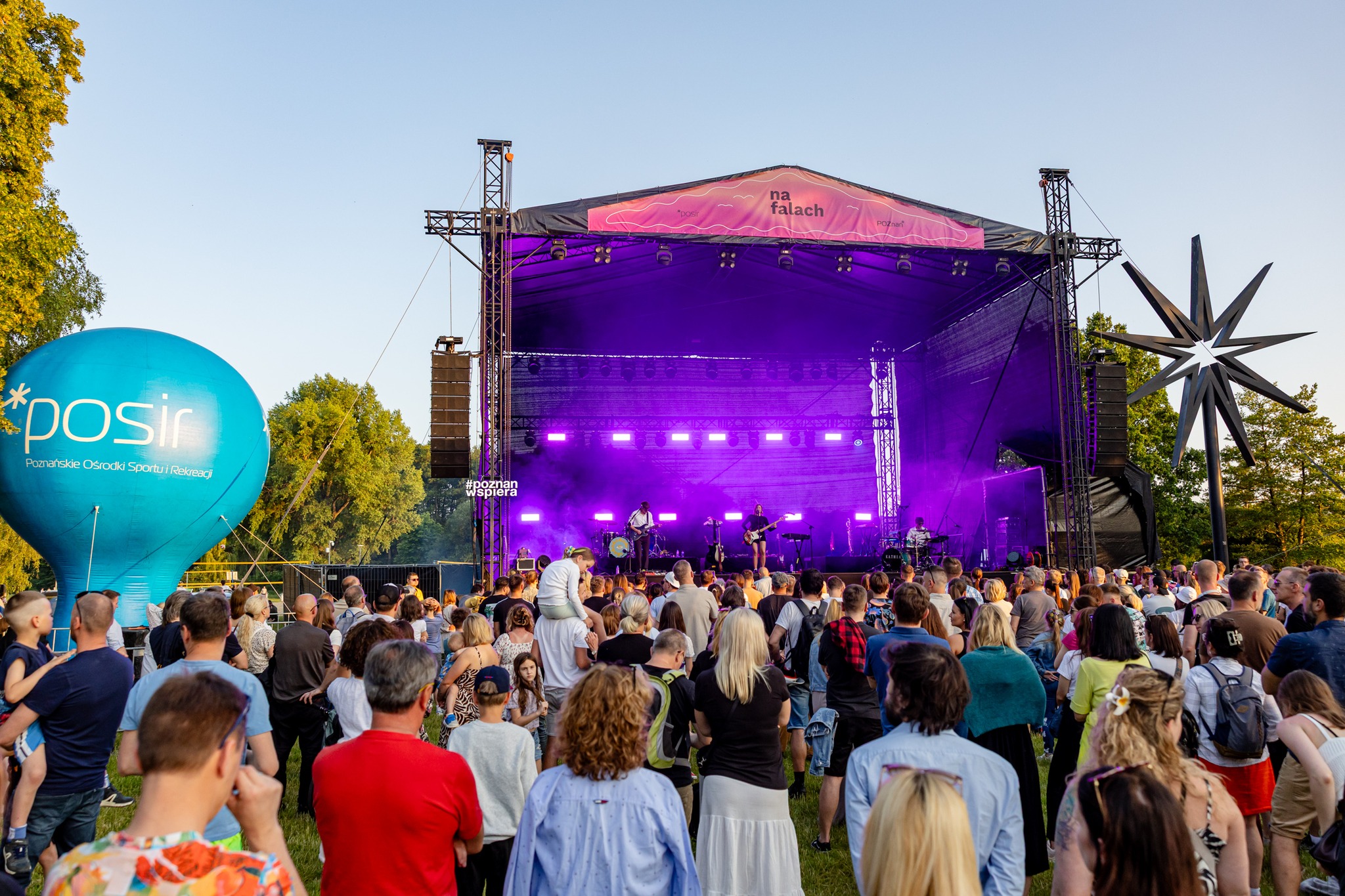  Ludzie na koncercie nad Jeziorem Strzeszyńskim