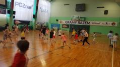 dzieci-graj-w-berka