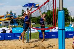 Rywalizacja-panow-na-siatce-podczas-Chwiaki-Volley-2024