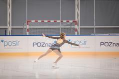 ywiarka-figurowa-na-lodowisku-1