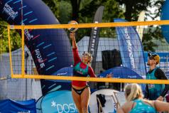 Zawodniczka-i-zawodnik-graj-w-siatkowk-3