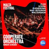 zdjęcie przedstawia orkiestrę Cooperate orchestra - koncert za miłość oraz datę i miejsce koncertu